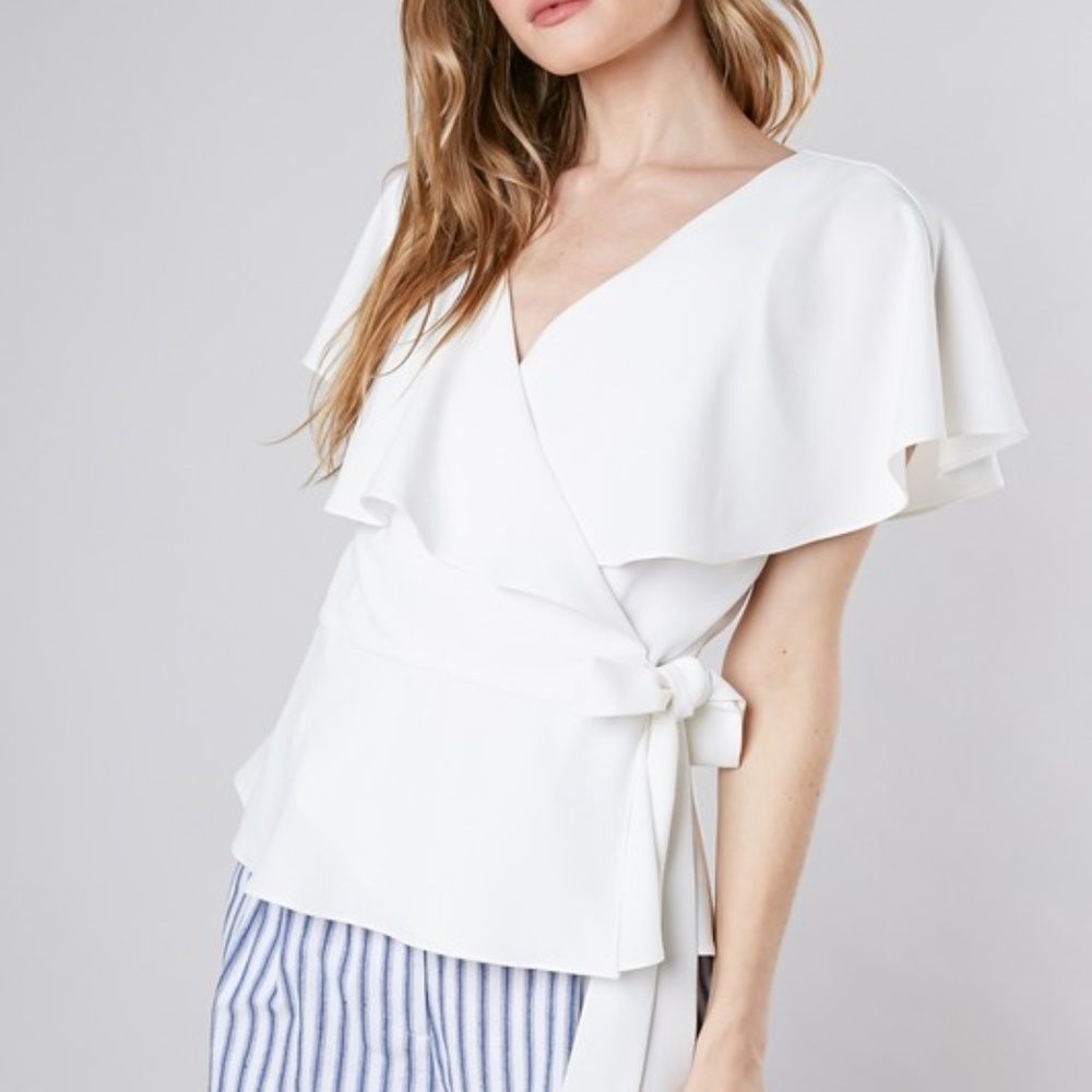 NWT Gorgeous white top with back detail